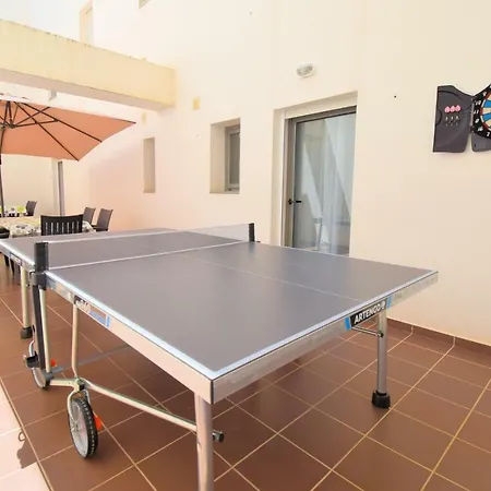 Spacious With A/c, 5 Walking Min From The Beach דירה *